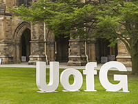 University og Glasgow sign